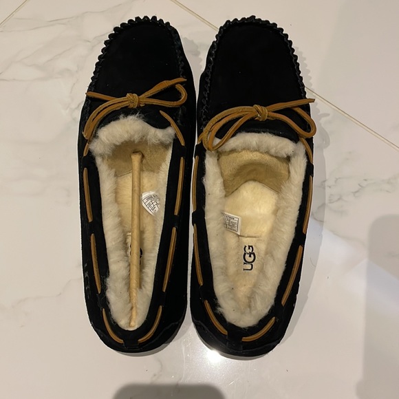 Ugg Dakota moccasins - size 11 new - Picture 4 of 6